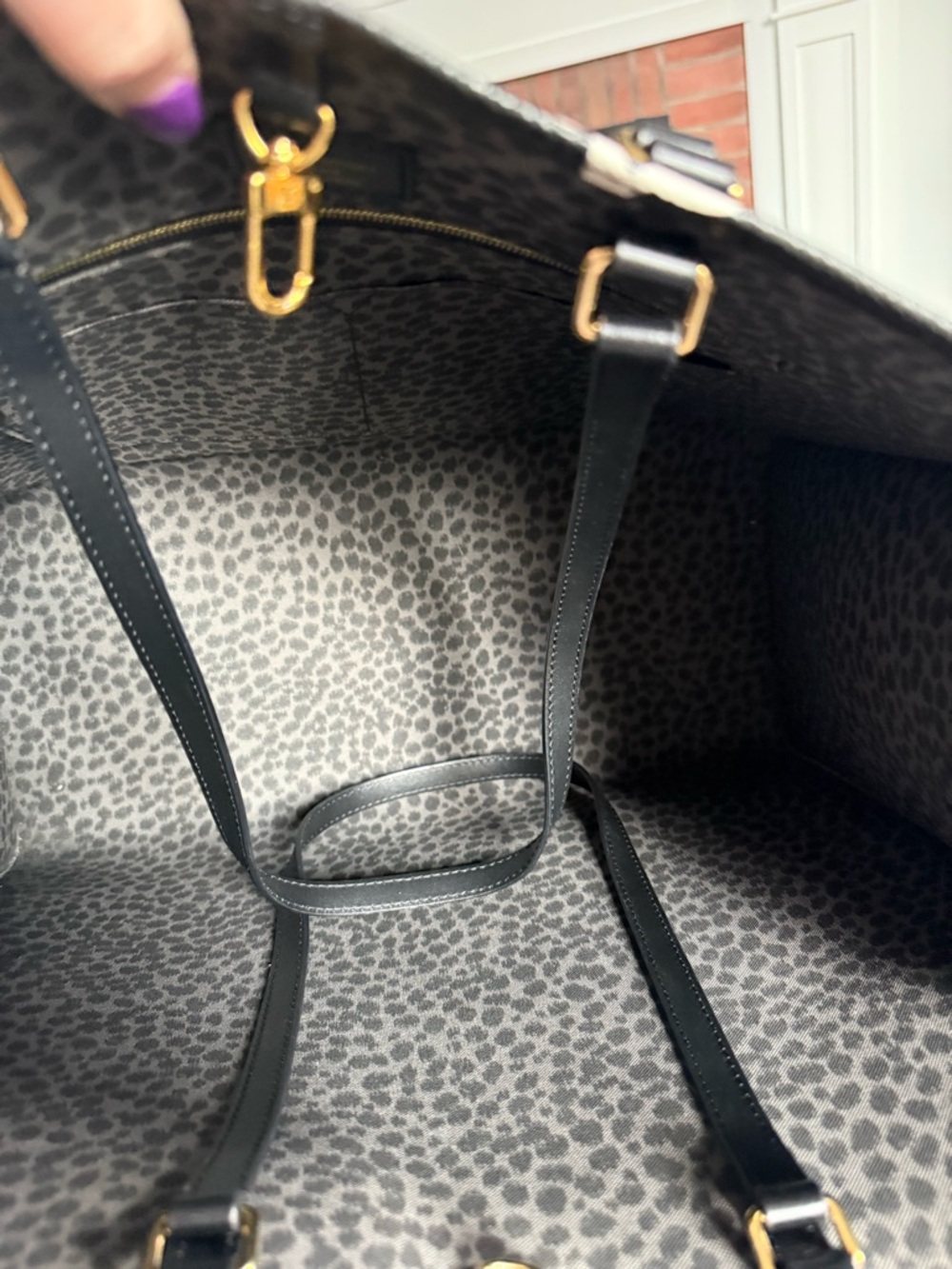 Louis Vuitton OnTheGo OTG Tote Wild at Heart
Monogram Giant GM - Picture 7 of 8